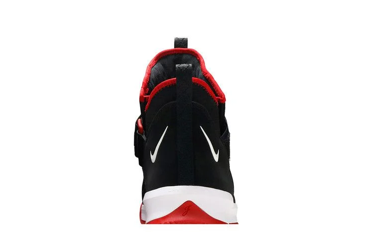 Кроссовки Nike LeBron Soldier 13 'Bred'