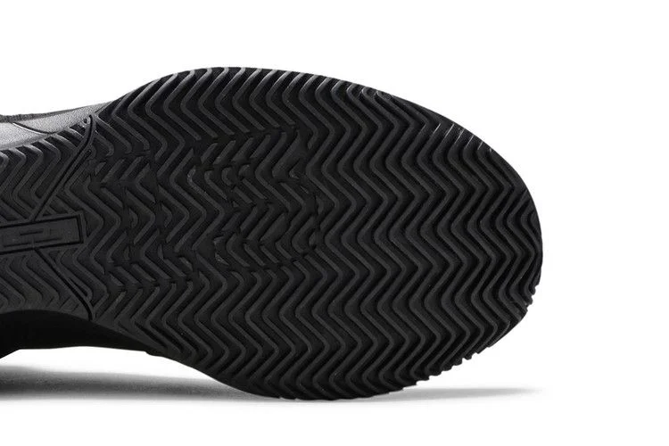 Кроссовки Nike LeBron Soldier 13 SFG 'Black Out'