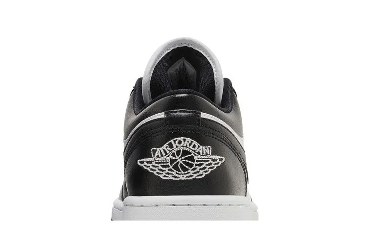 Кроссовки Wmns Air Jordan 1 Low 'Panda'