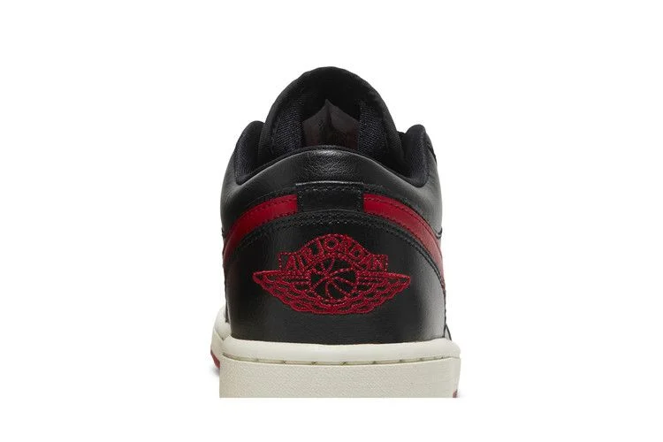 Кроссовки Wmns Air Jordan 1 Low 'Bred Sail'