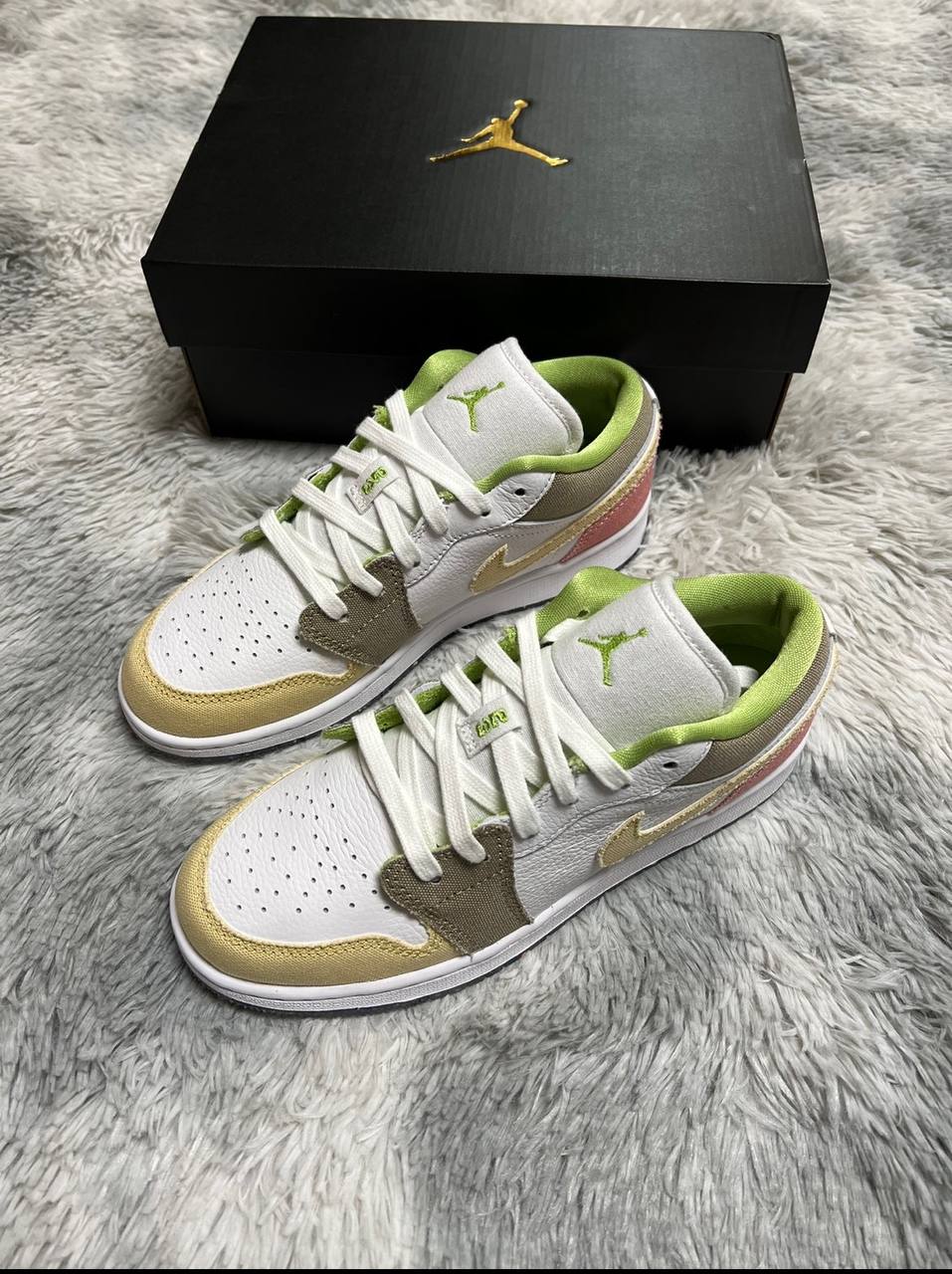 Кроссовки Air Jordan 1 Low SE GS Pastel Grind