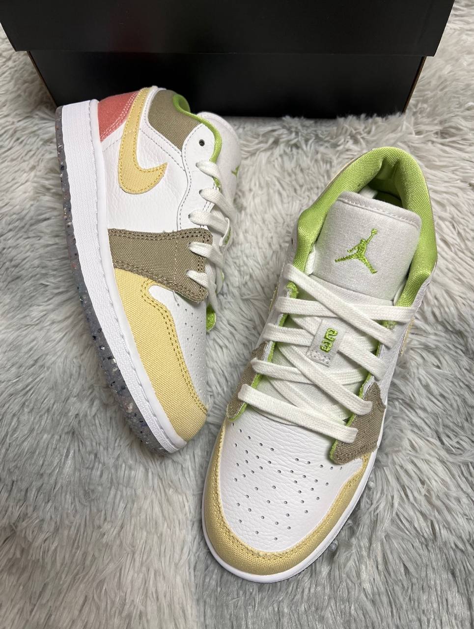 Кроссовки Air Jordan 1 Low SE GS Pastel Grind