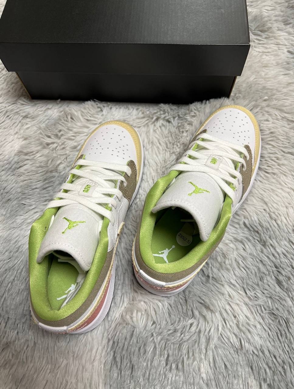 Кроссовки Air Jordan 1 Low SE GS Pastel Grind