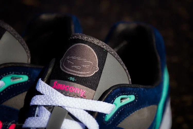 Кроссовки Offspring x Saucony Shadow 6000 'Grey'