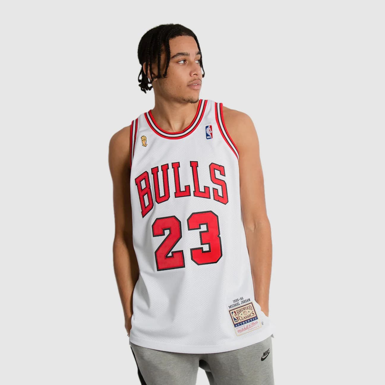 1995-1996-chicago-bulls-michael-jordan-23-authentic-finals-hardwood-classic-white-jersey