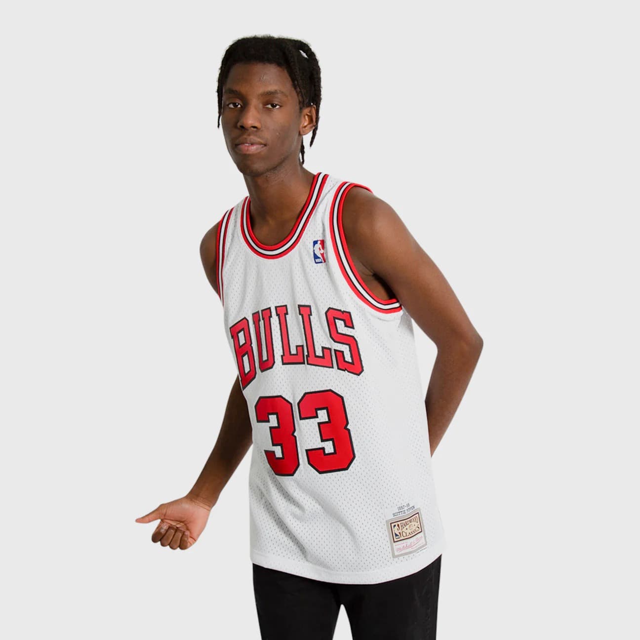 1997-1998-chicago-bulls-scottie-pippen-33-swingman-hardwood-classic-white-jersey