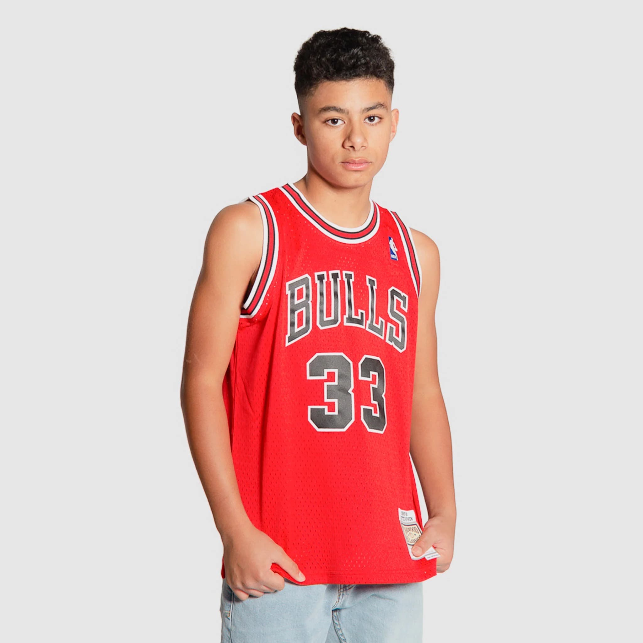 1997-98-chicago-bulls-scottie-pippen-33-youth-swingman-hardwood-classic-red-jersey