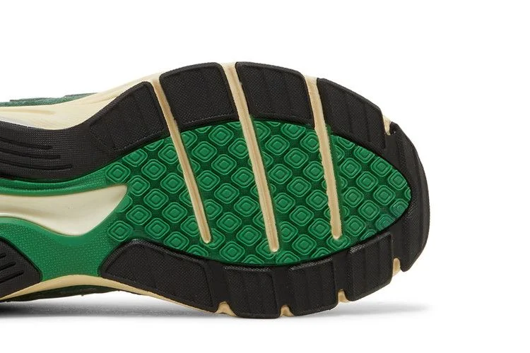 Кроссовки Teddy Santis x New Balance 990v3 Big Kid 'Green Gold'