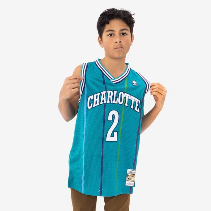 1992-93-charlotte-hornets-larry-johnson-2-youth-swingman-hardwood-classics-teal-jersey