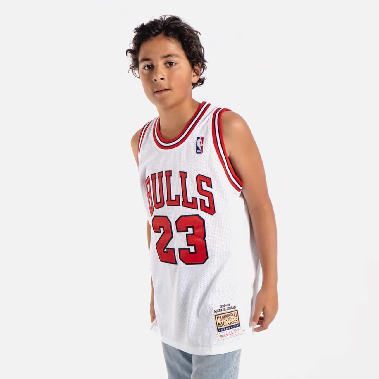 1997-98-chicago-bulls-michael-jordan-23-youth-authentic-white-jersey