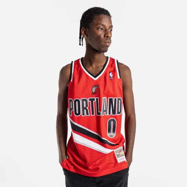 2012-13-portland-trail-blazers-damian-lillard-0-swingman-hardwood-classics-red-jersey