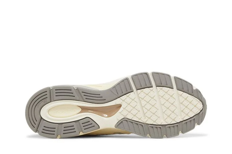 Кроссовки Teddy Santis x New Balance 990v4 Made in USA 'Limestone'