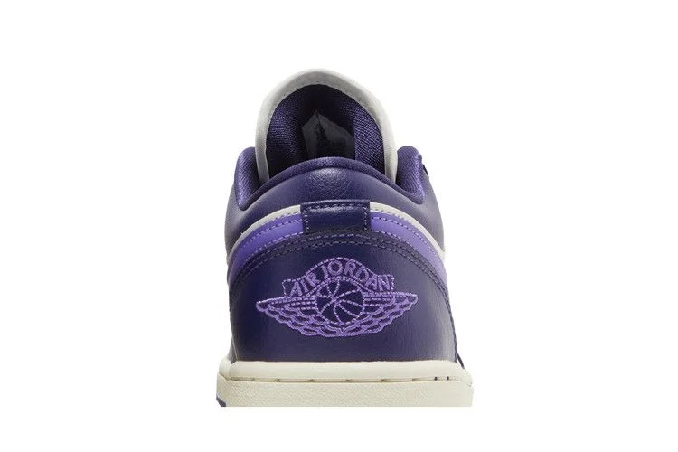 Кроссовки Wmns Air Jordan 1 Low 'Sky J Purple'