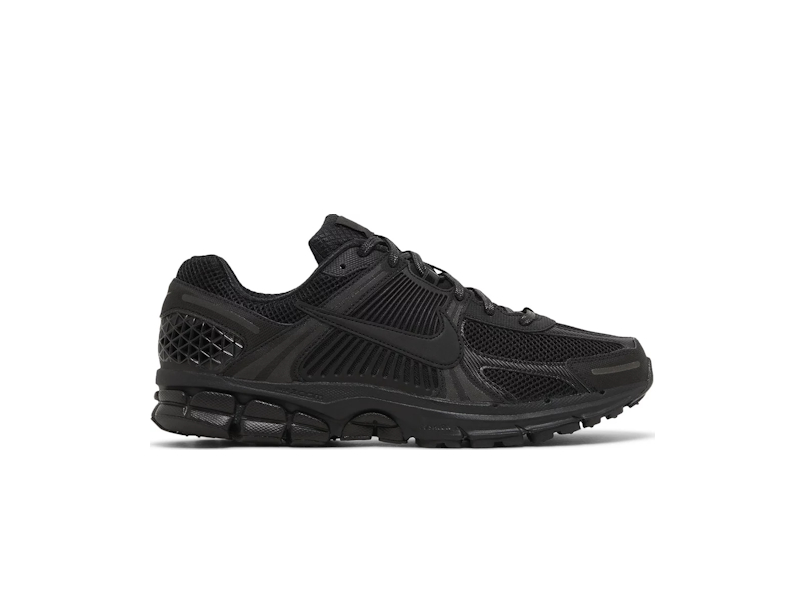 nike-air-zoom-vomero-5-triple-black