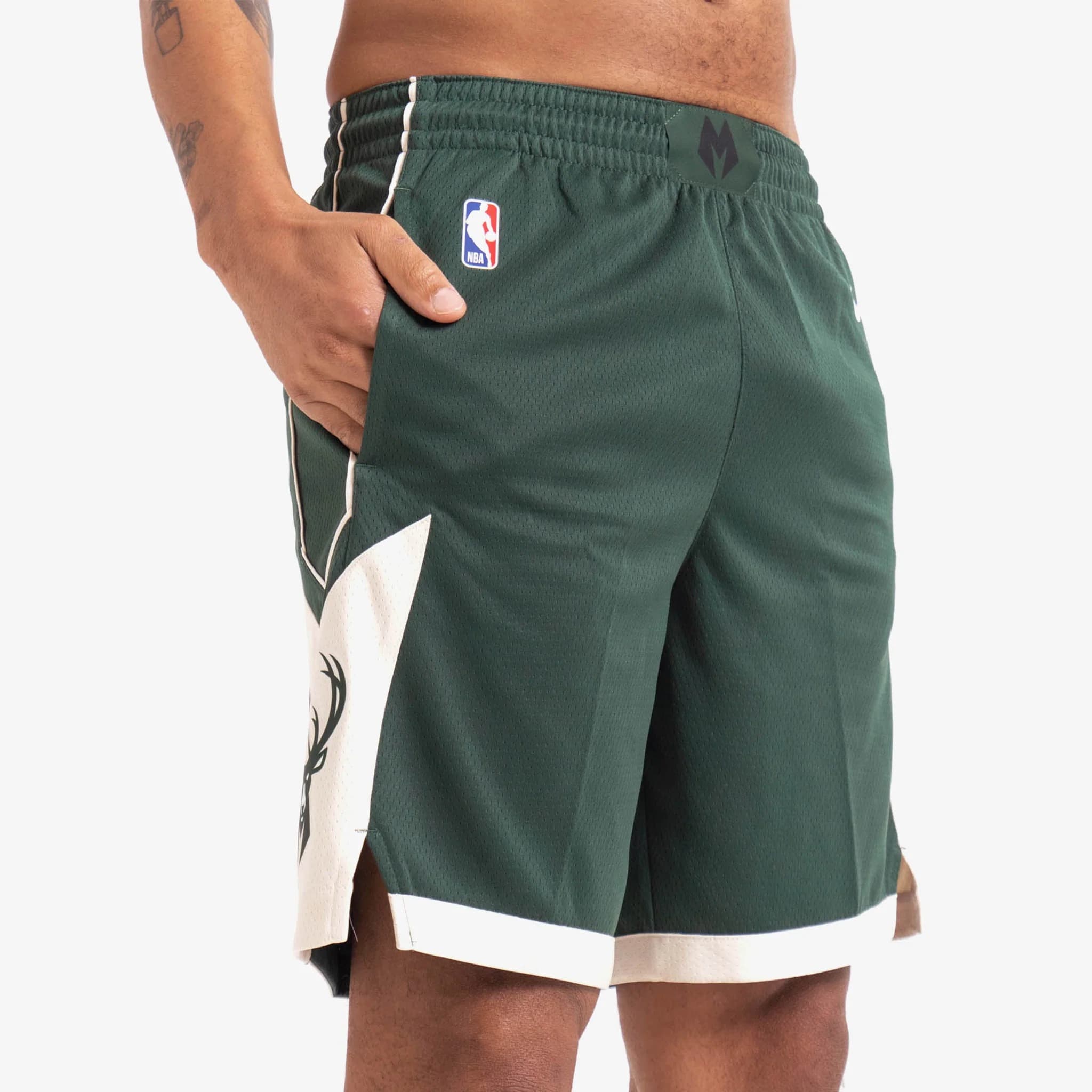 nike-milwaukee-bucks-2024-icon-edition-swingman-nba-shorts