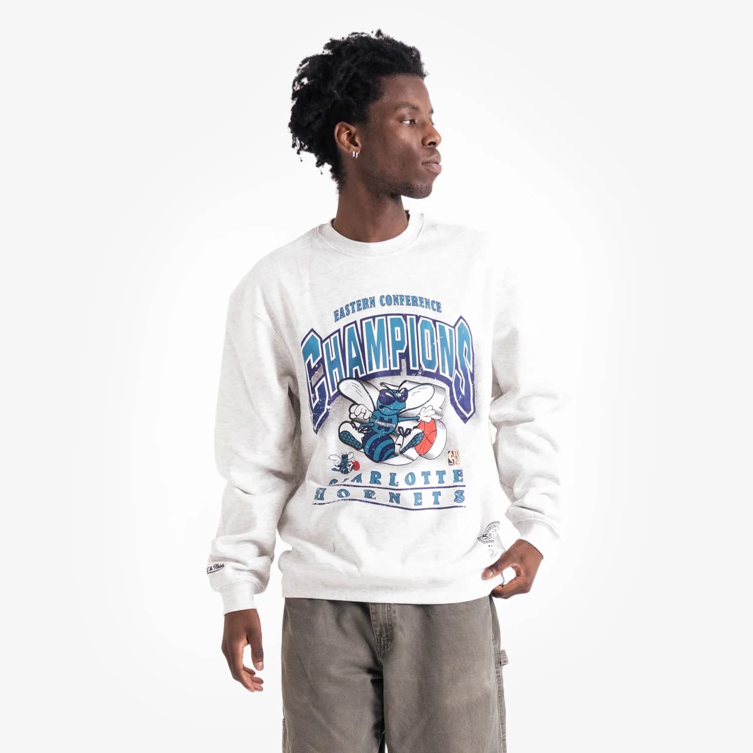 mitchell-ness-charlotte-hornets-vintage-bevelled-nba-crew-neck-jumper