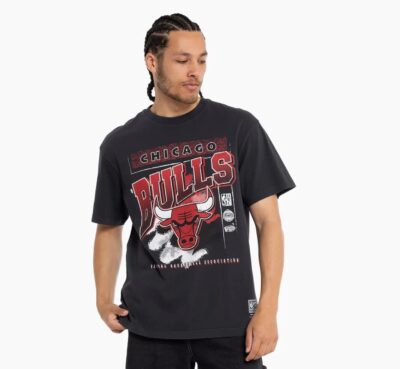 Mitchell-Ness-Chicago-Bulls-Vintage-Brush-Off-2.0-NBA-T-Shirt-1