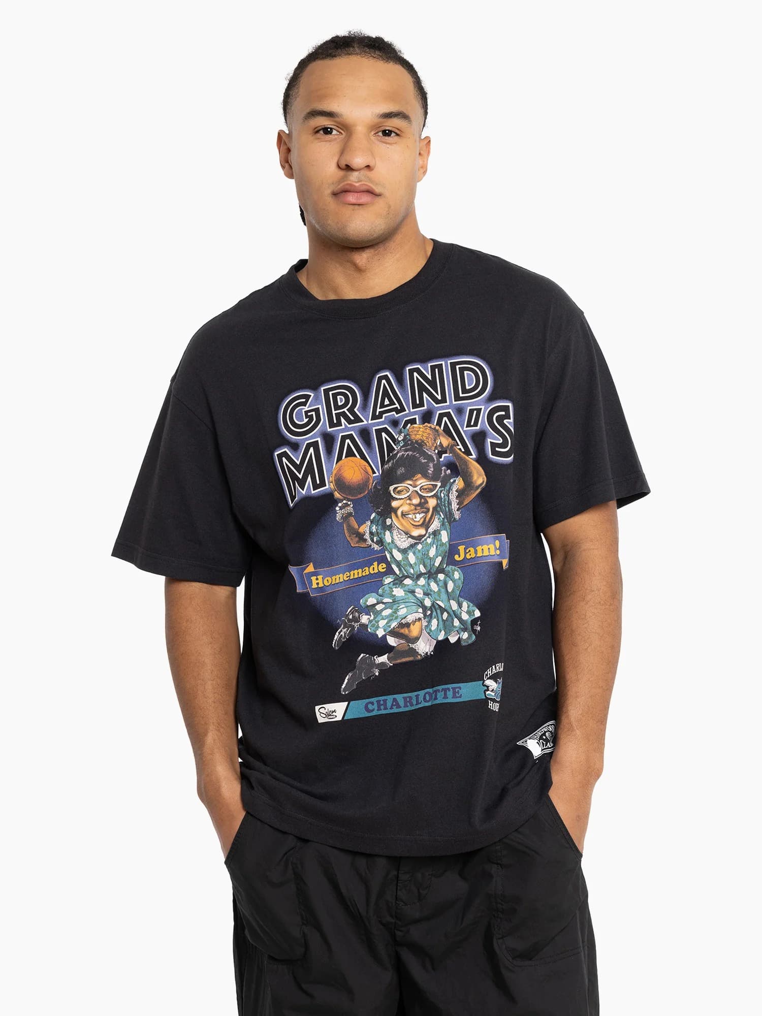 mitchell-ness-larry-johnson-charlotte-hornets-grandmama-vintage-nba-t-shirt