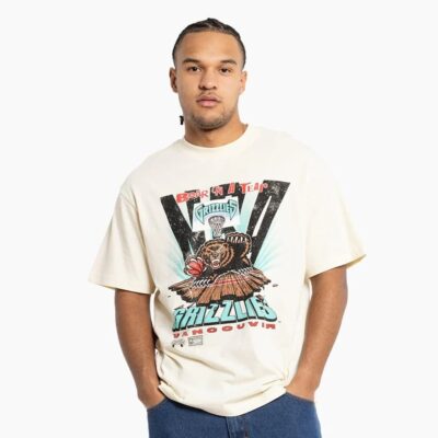Mitchell-Ness-Vancouver-Grizzlies-Vintage-Bear-On-A-Tear-NBA-T-Shirt-1