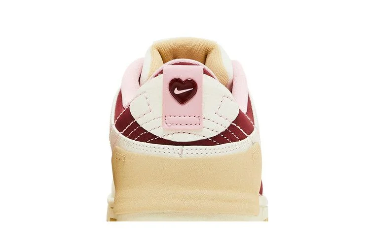 Кроссовки Nike Wmns Dunk Low Disrupt 2 'Valentine's Day'