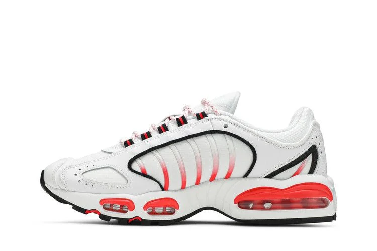 Кроссовки Nike Air Max Tailwind 4 SE 'White Flash Crimson'