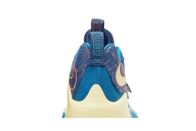 Кроссовки Nike Zoom Freak 3 NRG 'Valentines Day'