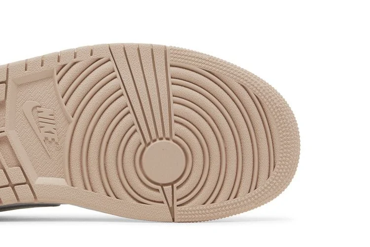 Кроссовки Wmns Air Jordan 1 Low 'Particle Beige'