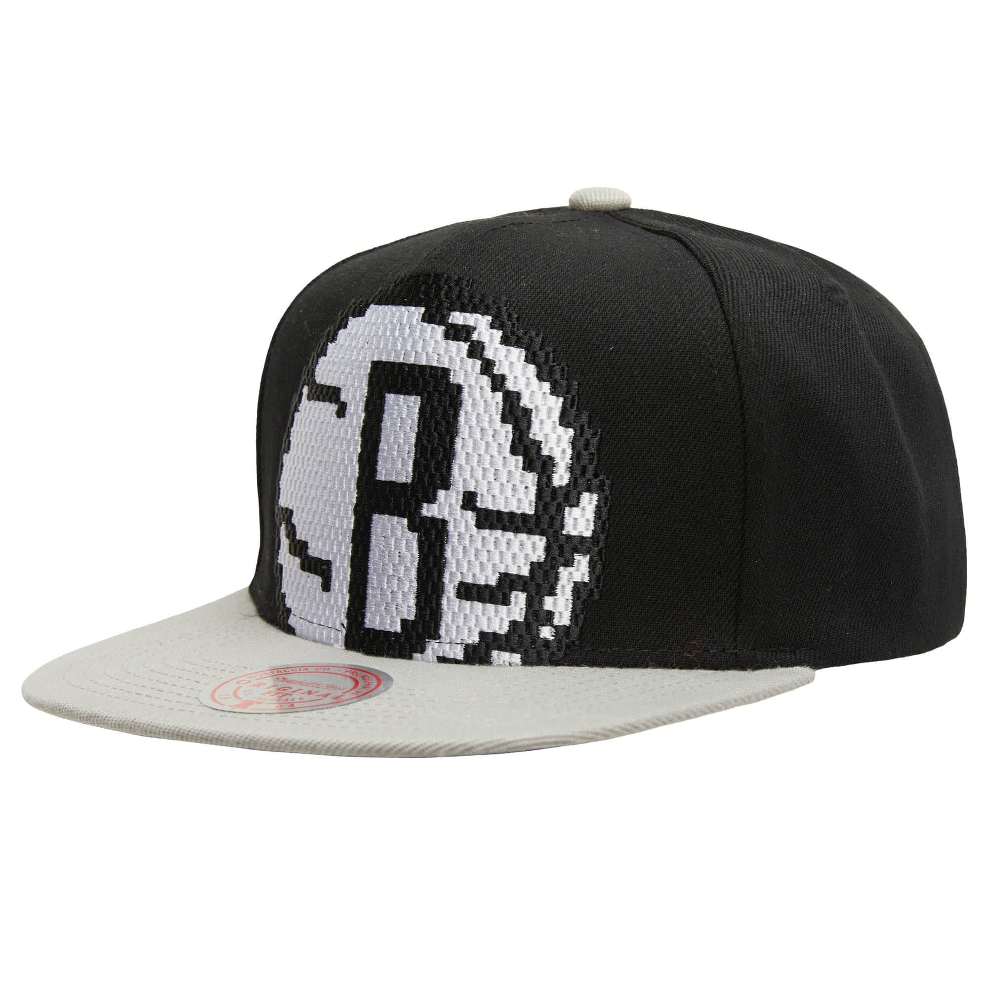 bejsbolka-mitchell-ness-8-bit-xl-snapback-hwc-brooklyn-nets-hat