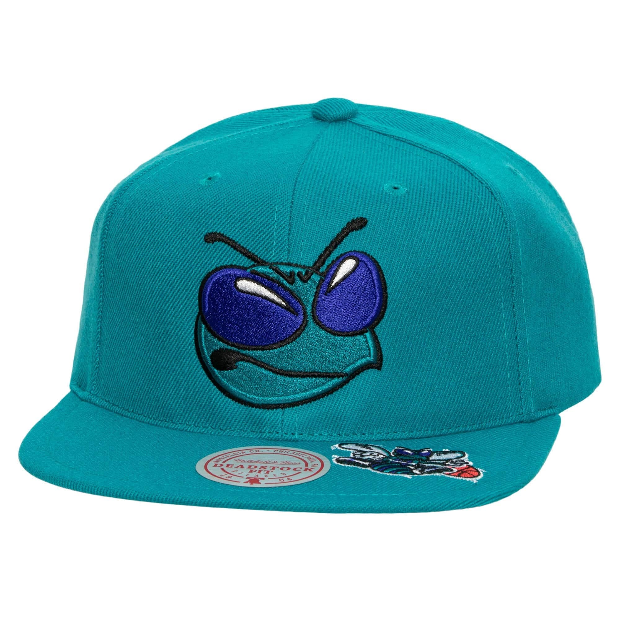 bejsbolka-mitchell-ness-dead-remix-deadstock-snapback-hwc-charlotte-hornets-hat