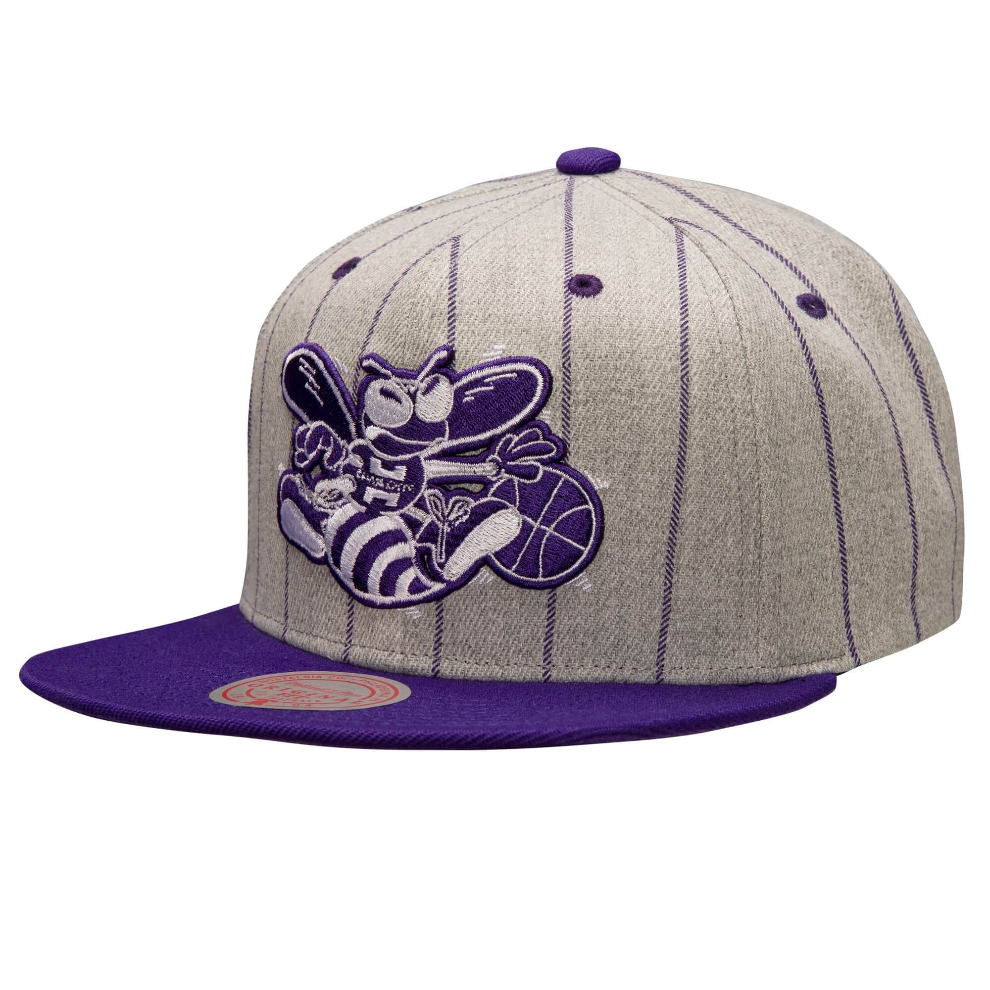 bejsbolka-mitchell-ness-grey-pin-pop-snapback-hwc-charlotte-hornets-hat