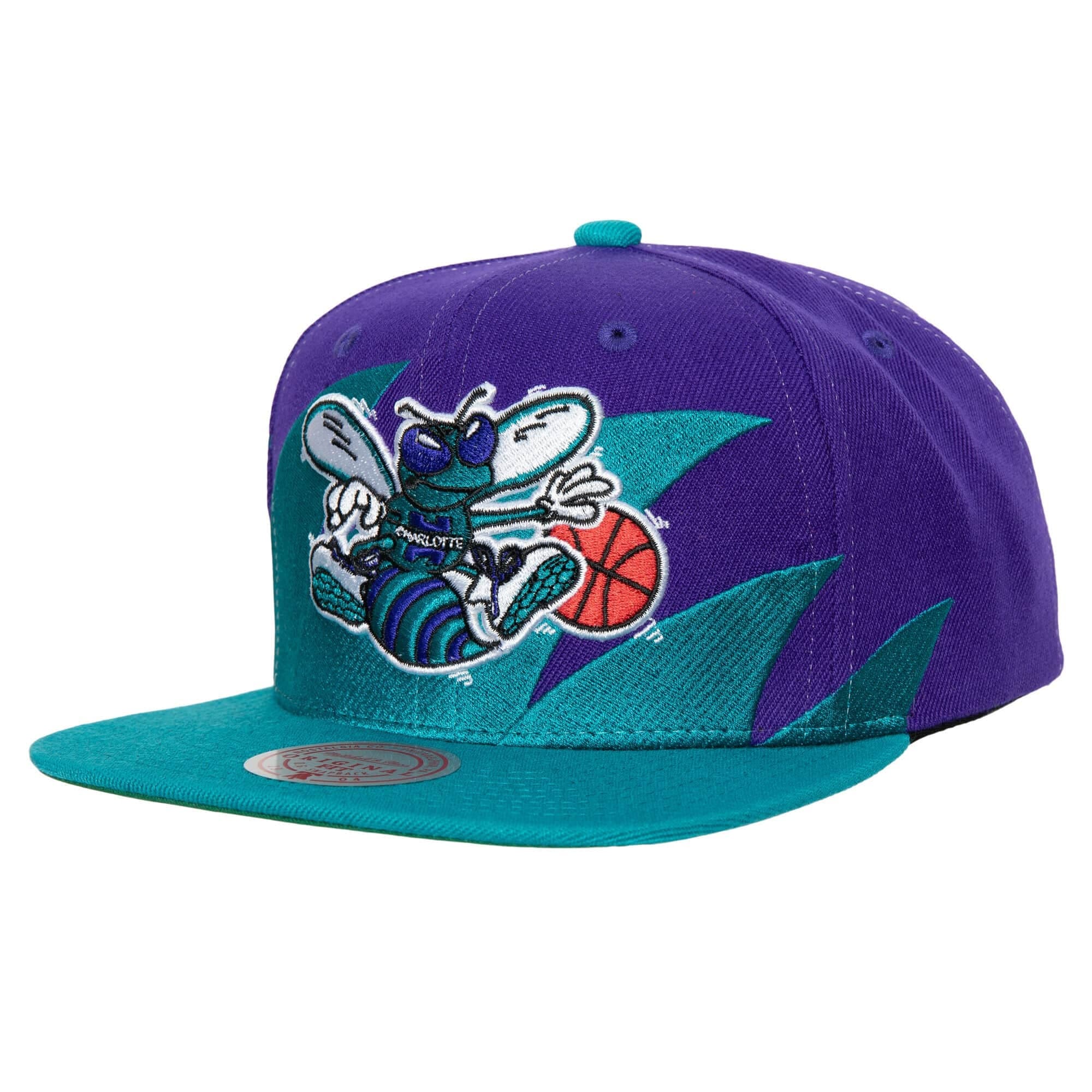 bejsbolka-mitchell-ness-sharktooth-snapback-hwc-charlotte-hornets-hat