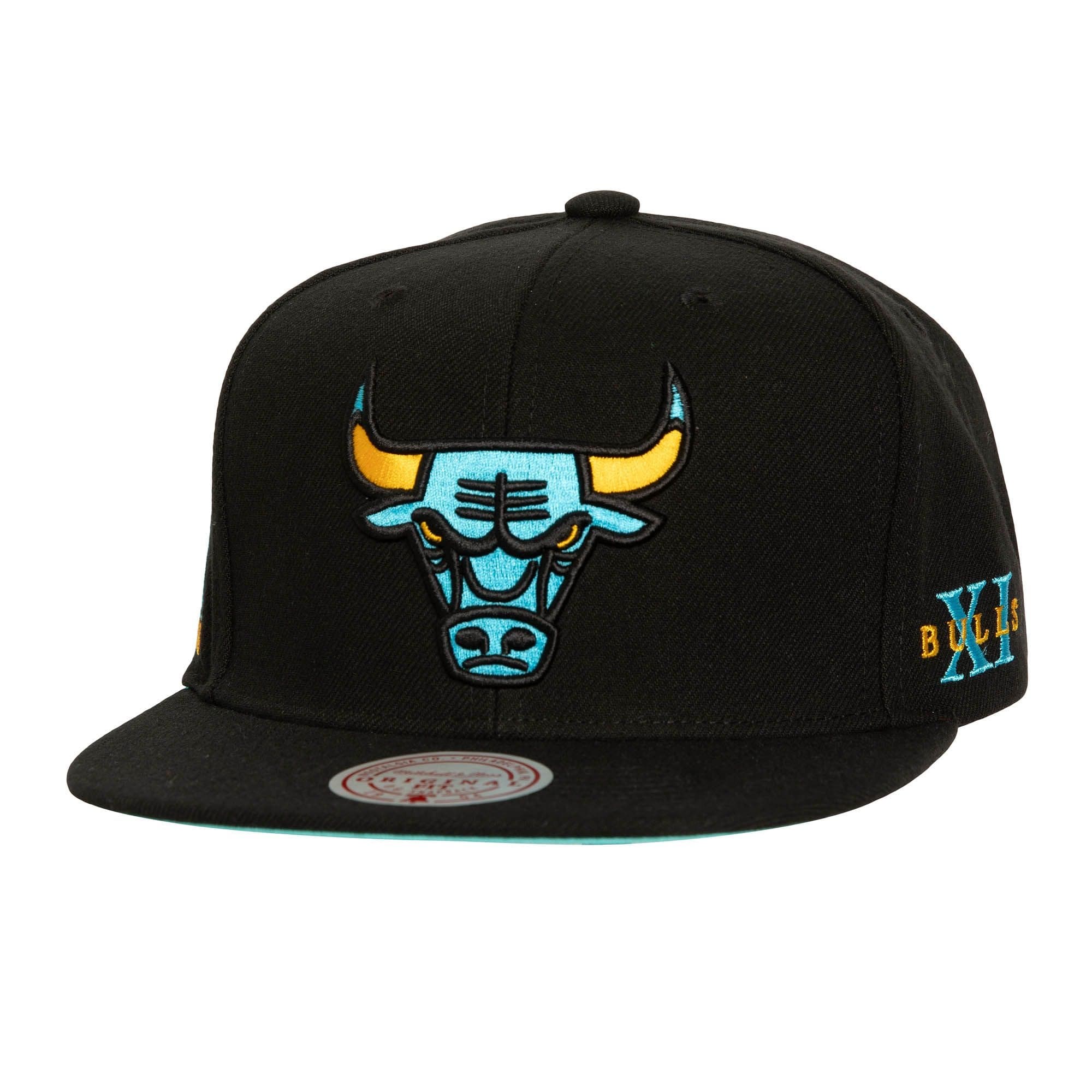 bejsbolka-mitchell-ness-core-xi-snapback-chicago-bulls-hat