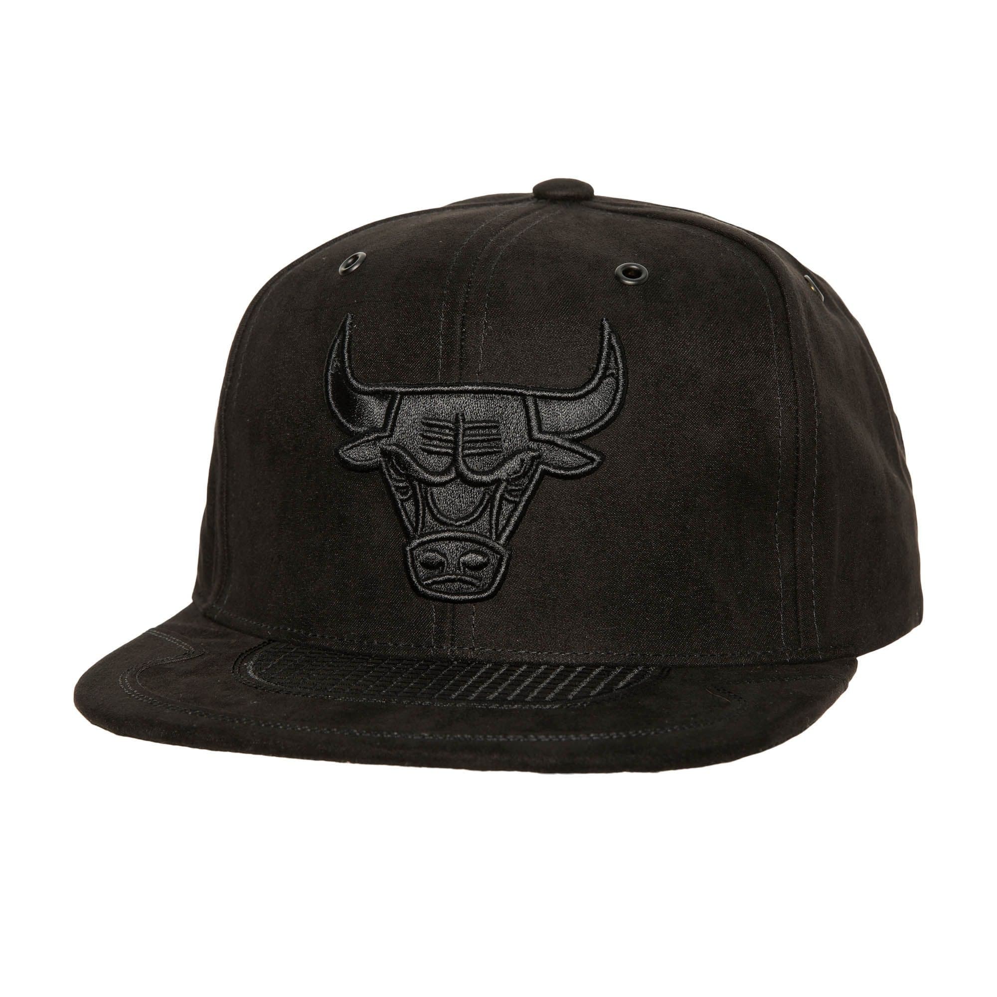 bejsbolka-mitchell-ness-day-4-snapback-chicago-bulls-hat