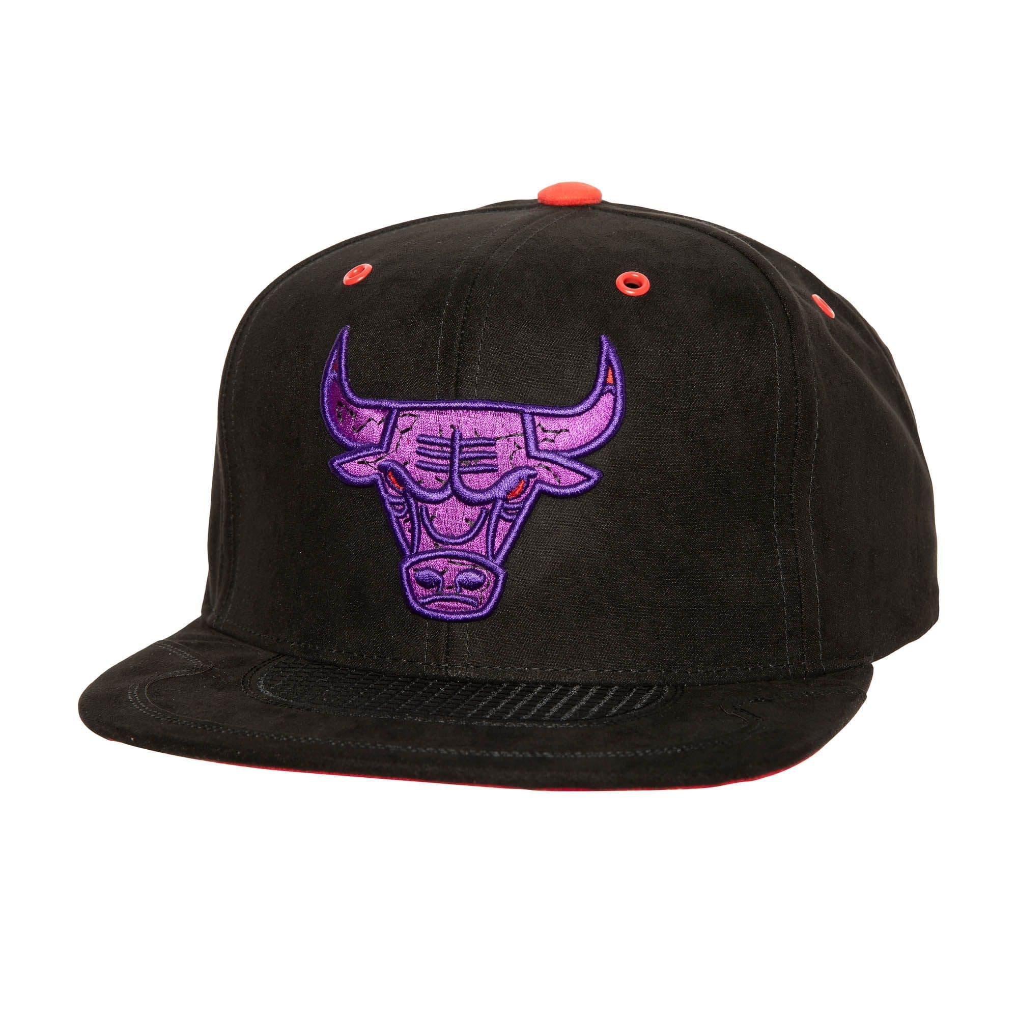 bejsbolka-mitchell-ness-day-4-snapback-chicago-bulls-puple-hat