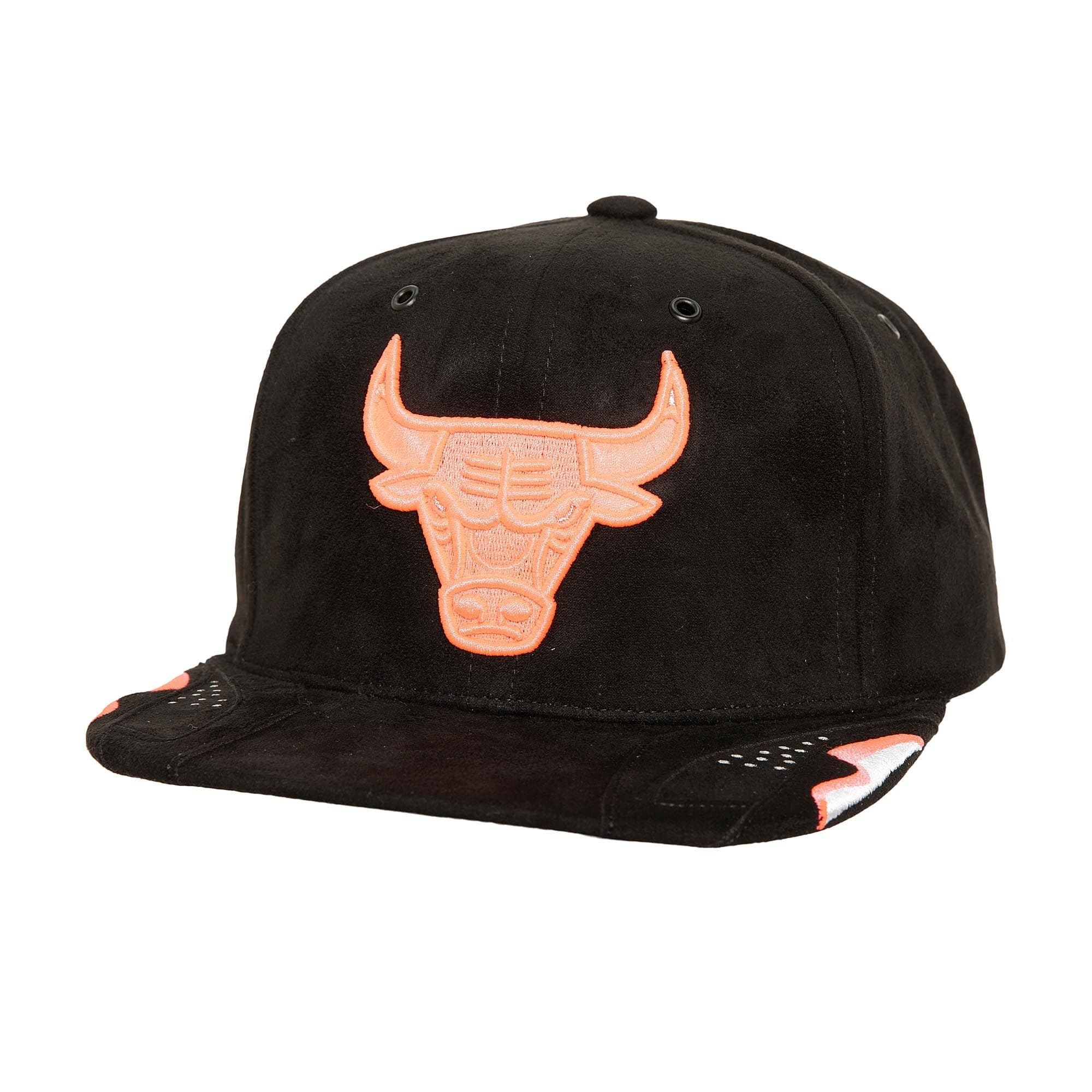 bejsbolka-mitchell-ness-day-6-snapback-chicago-bulls-hat