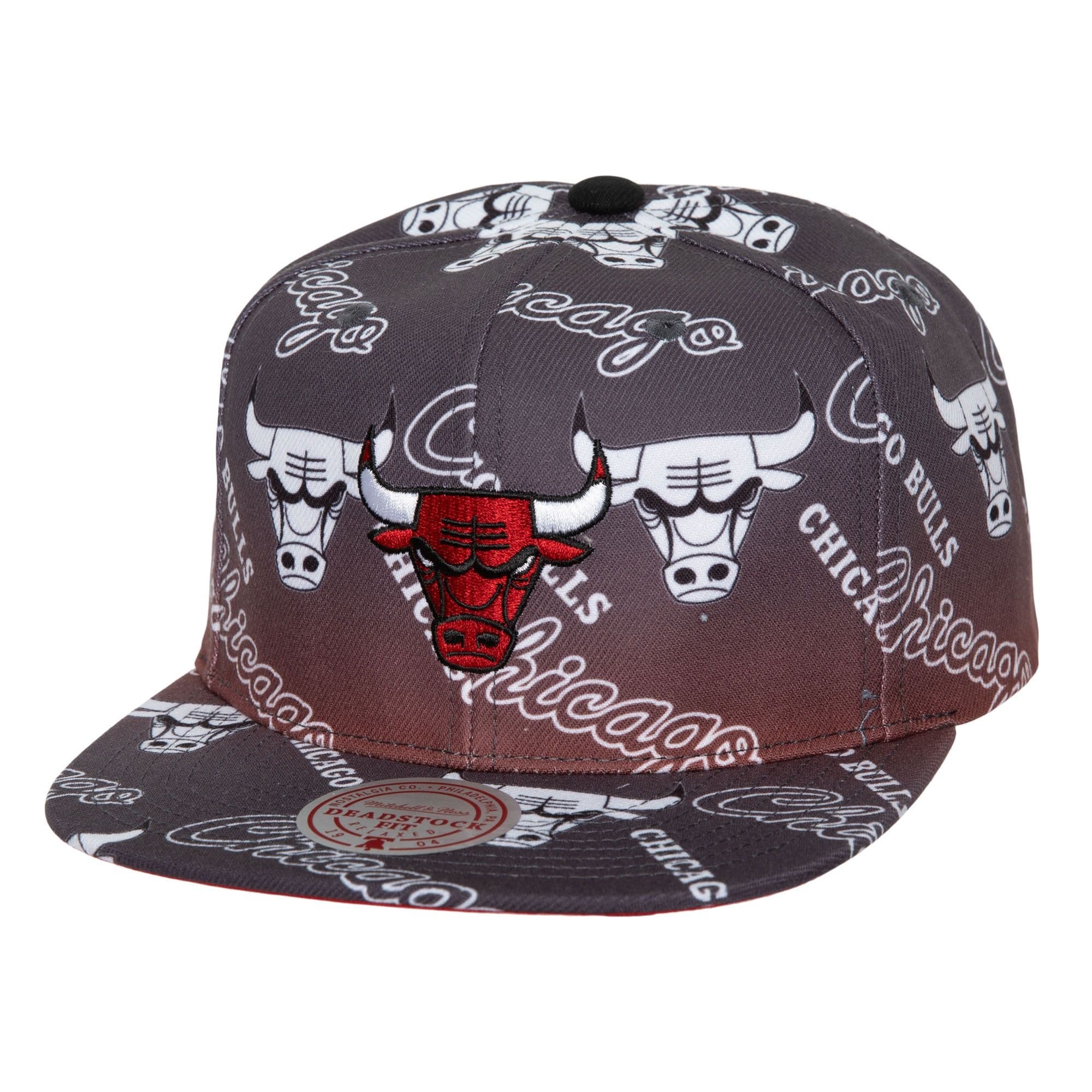 bejsbolka-mitchell-ness-destination-leisure-deadstock-chicago-bulls-hat