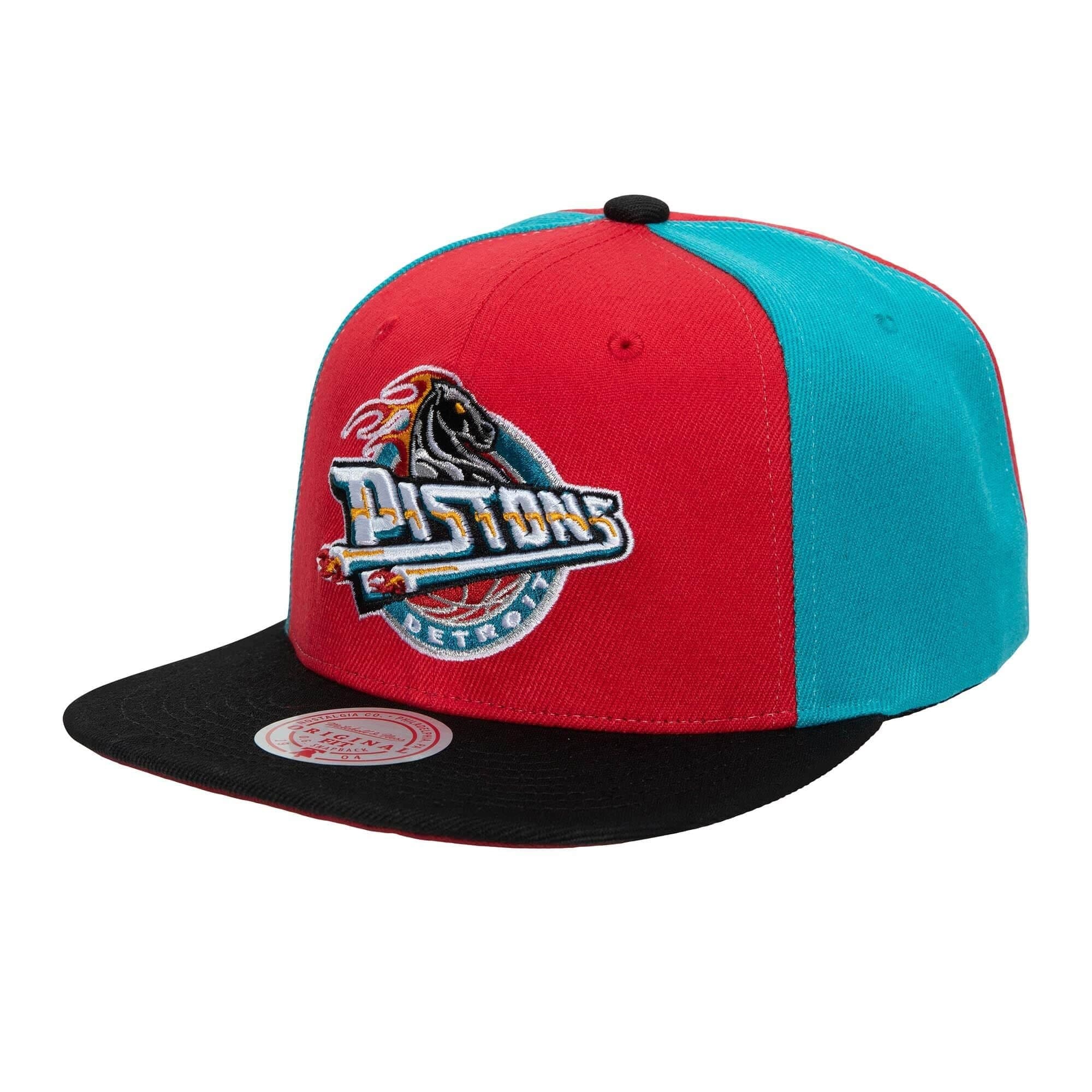 bejsbolka-mitchell-ness-on-the-block-snapback-hwc-detroit-pistons-hat