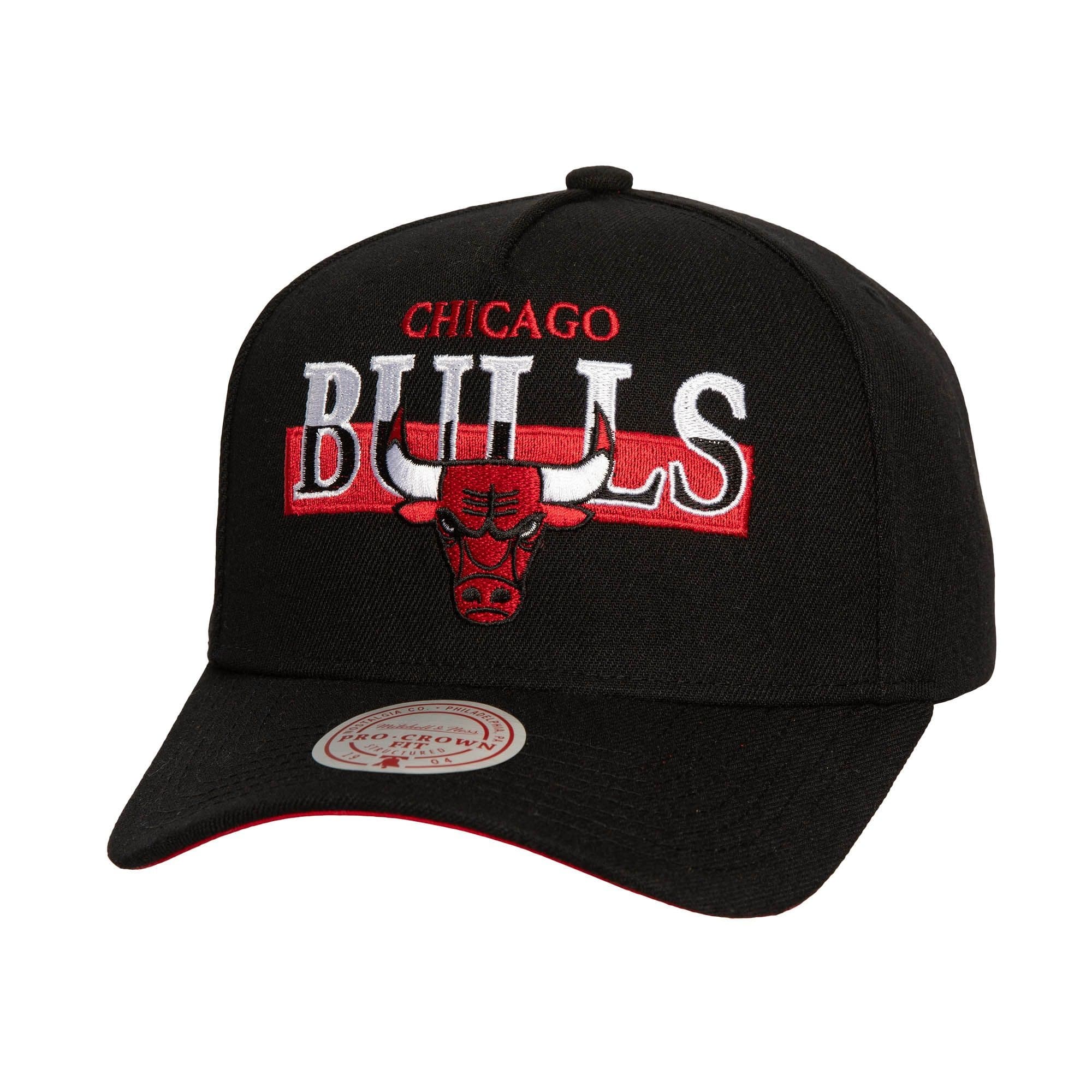 bejsbolka-mitchell-ness-panorec-pro-snapback-chicago-bulls-hat