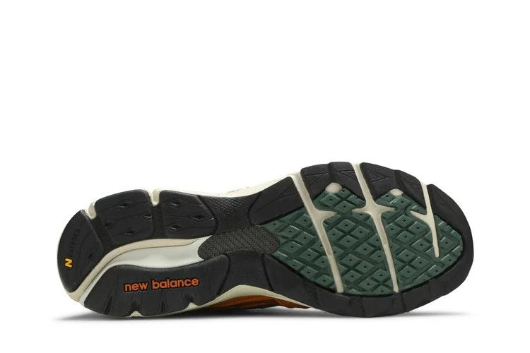 Кроссовки Sneakersnstuff x New Balance 920 Made in England 'SNS Sports World'