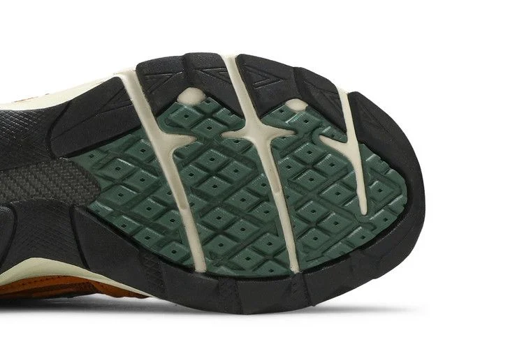Кроссовки Sneakersnstuff x New Balance 920 Made in England 'SNS Sports World'