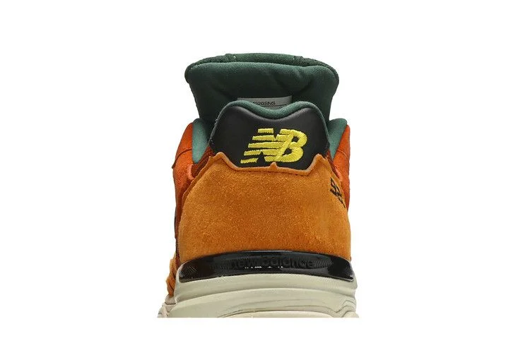 Кроссовки Sneakersnstuff x New Balance 920 Made in England 'SNS Sports World'