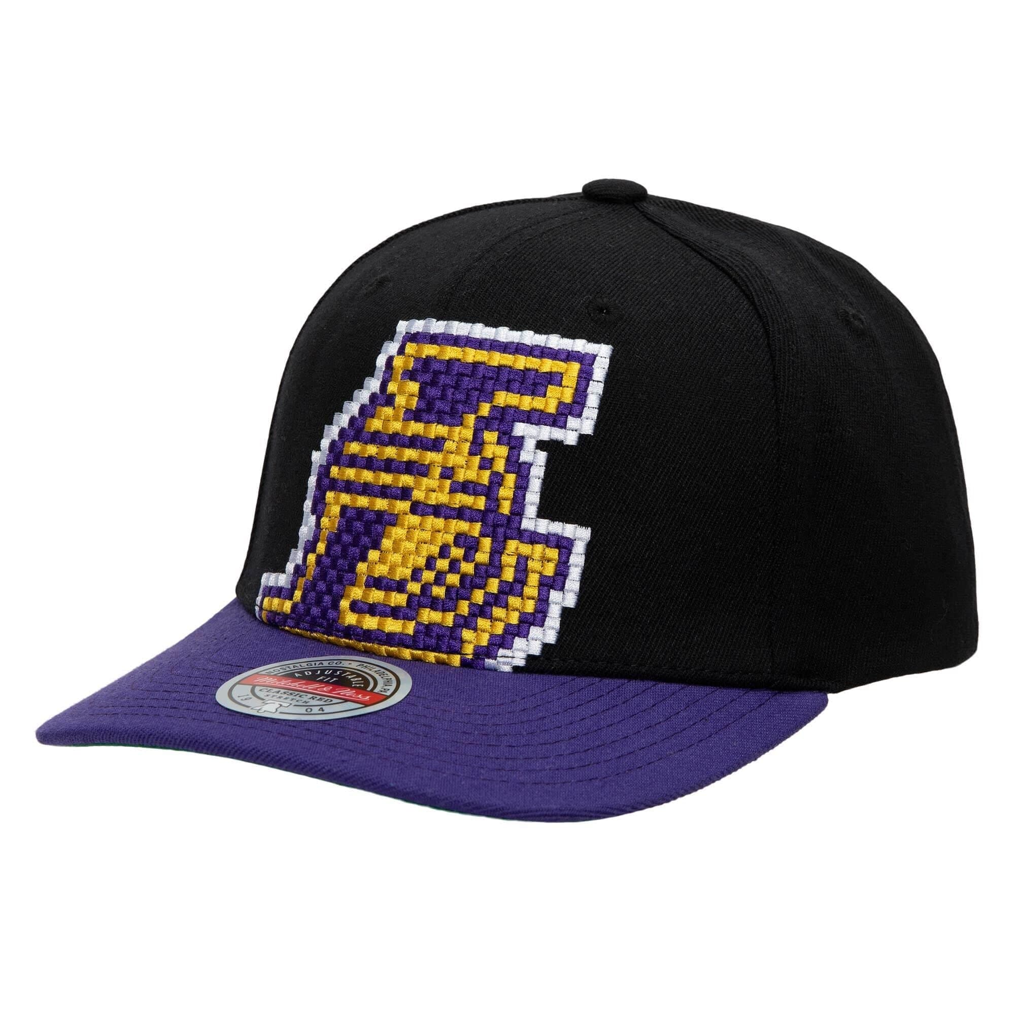 bejsbolka-mitchell-ness-8-bit-xl-classic-red-los-angeles-lakers-hat