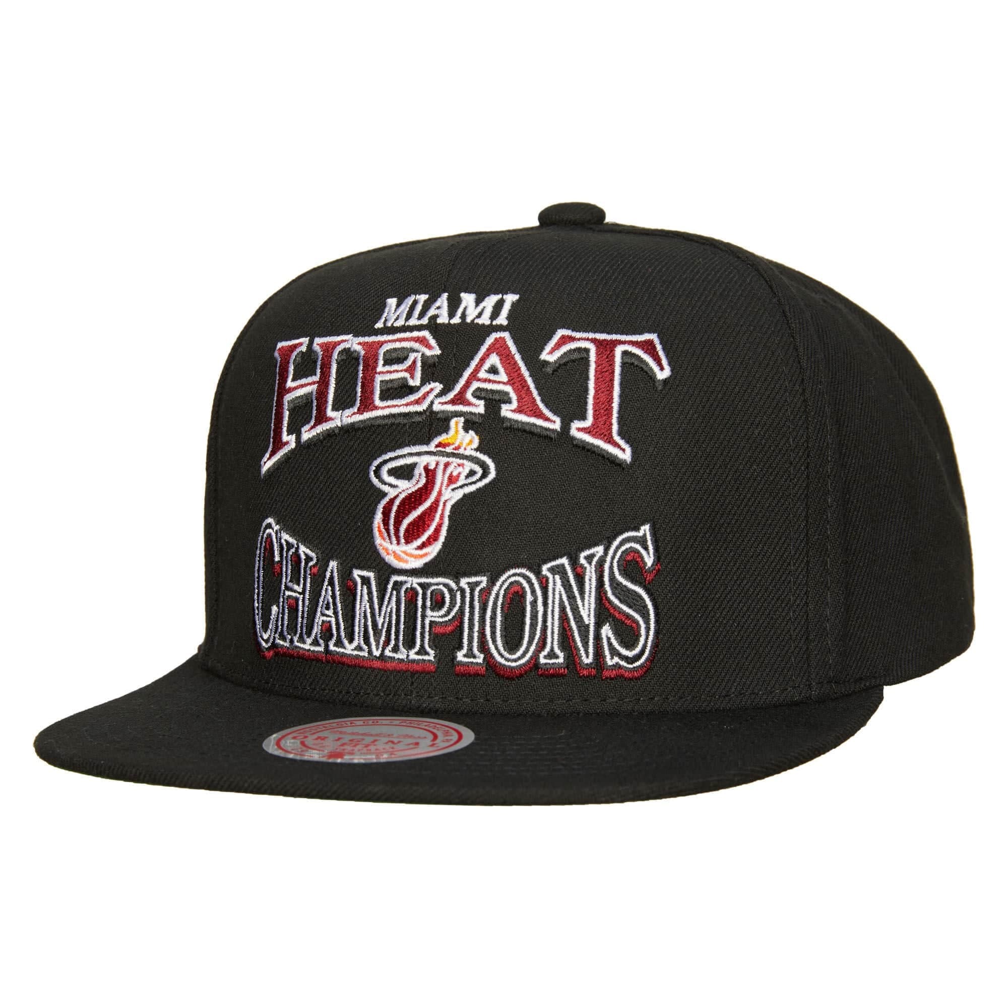 bejsbolka-mitchell-ness-champions-era-snapback-hwc-miami-heat-hat