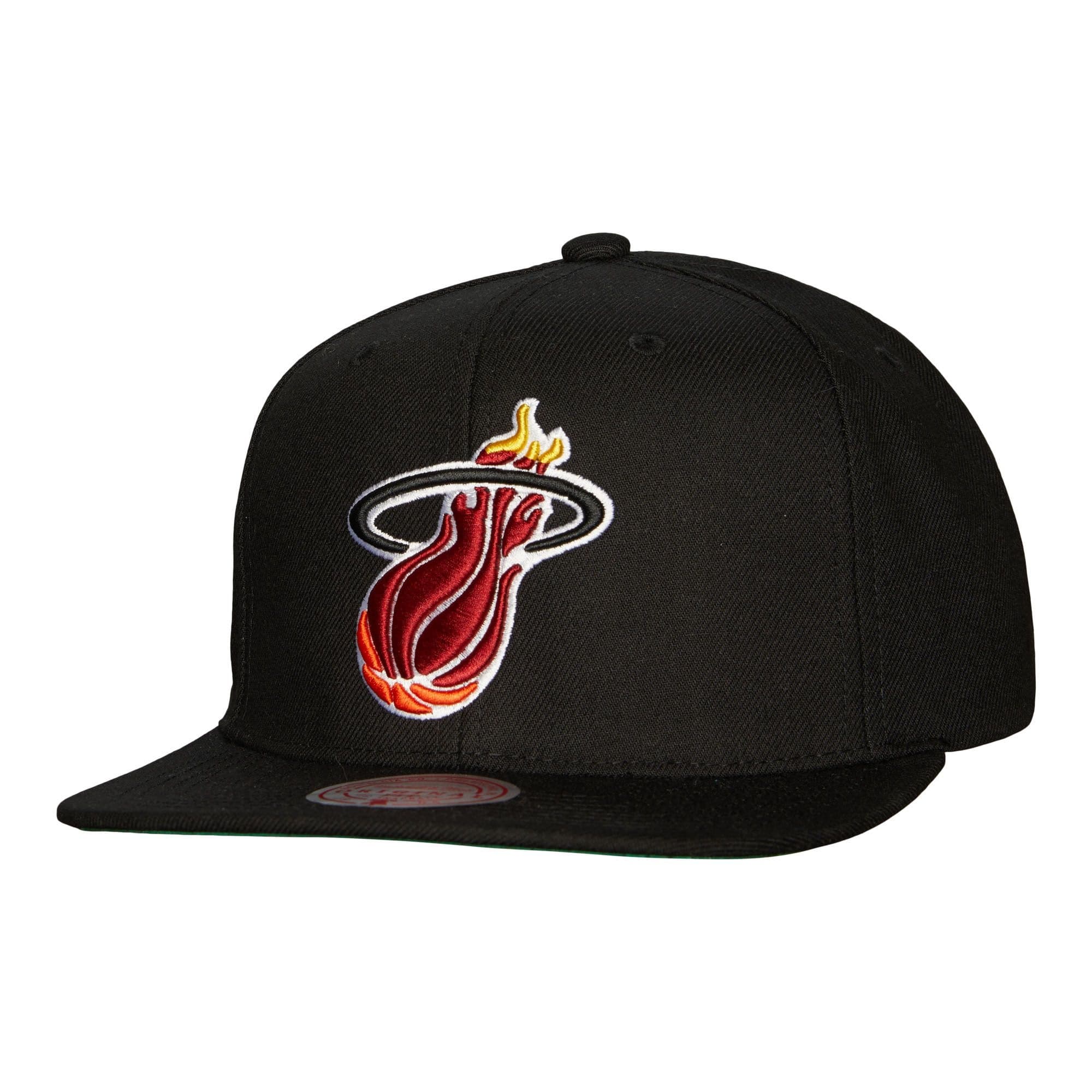 bejsbolka-mitchell-ness-conference-patch-snapback-hwc-miami-heat-hat