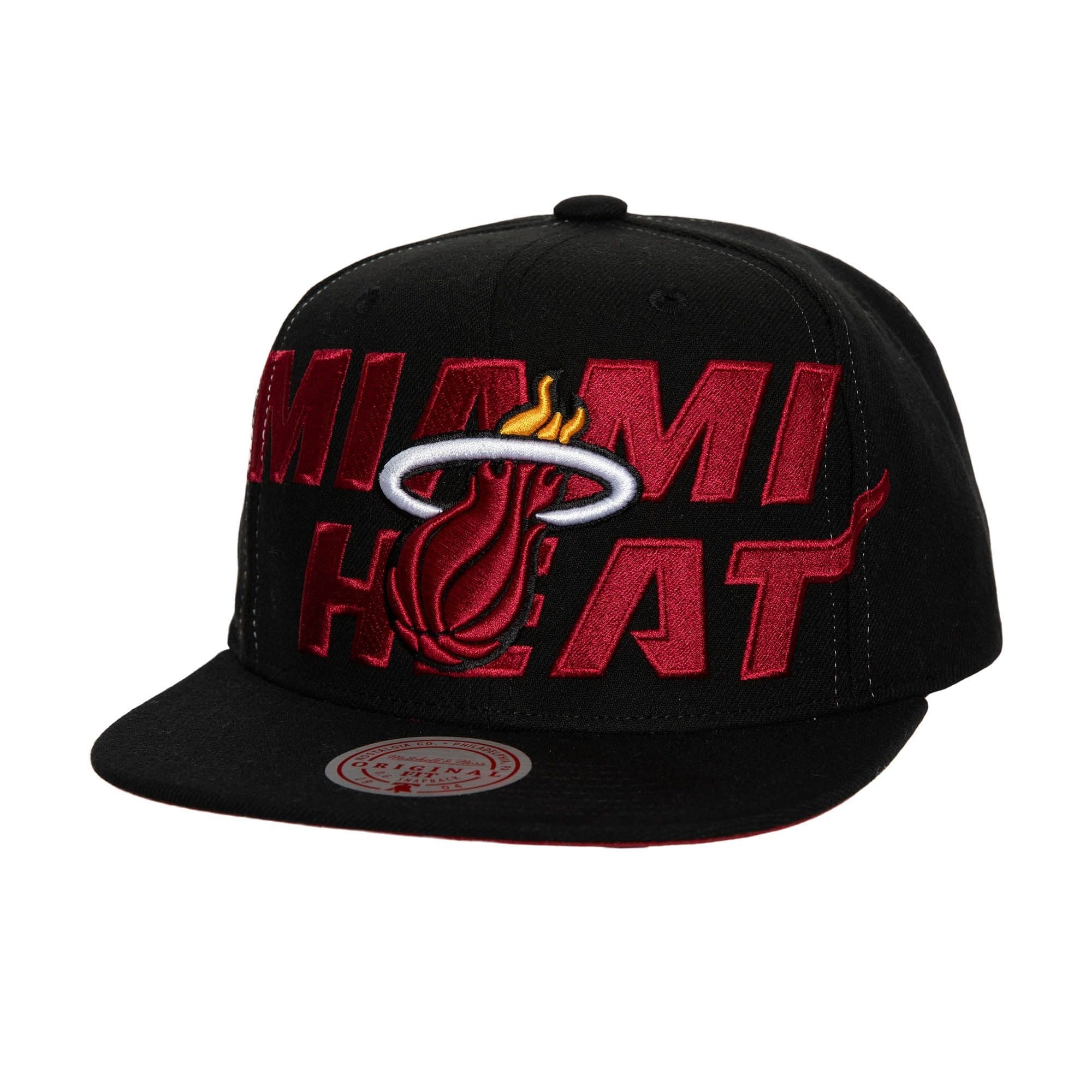 bejsbolka-mitchell-ness-full-frontal-snapback-miami-heat-hat