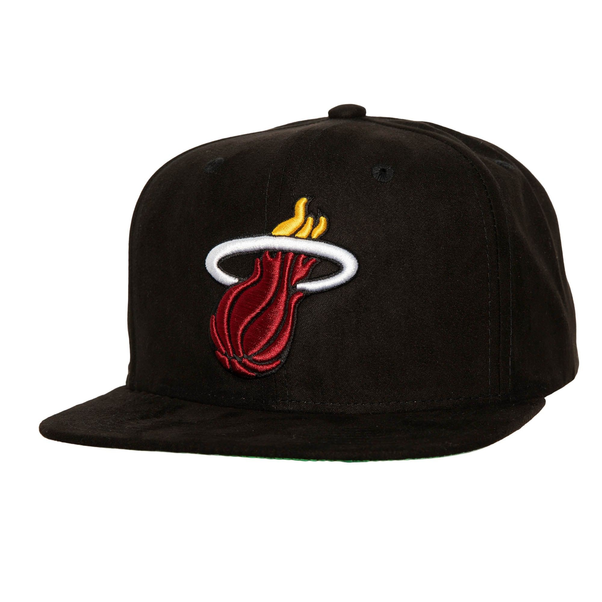 bejsbolka-mitchell-ness-sweet-suede-snapback-miami-heat-hat