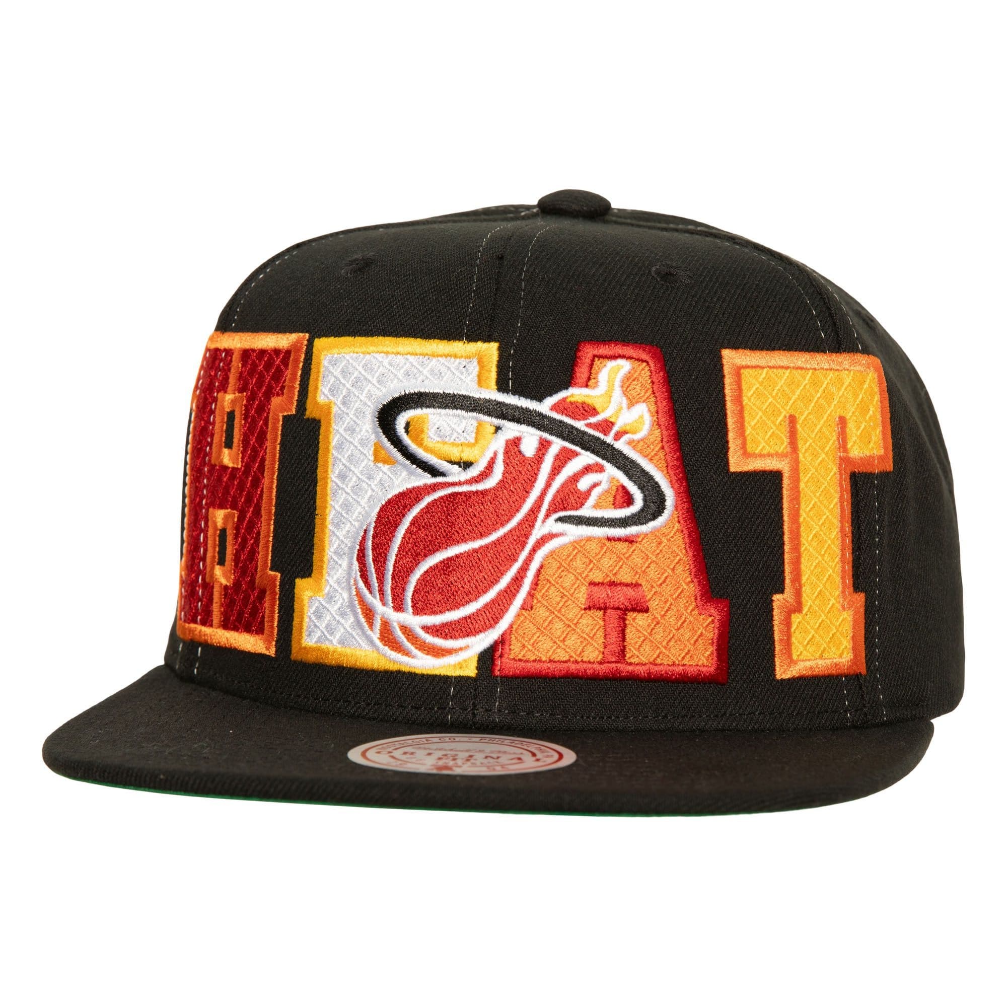 bejsbolka-mitchell-ness-varsity-bust-snapback-hwc-miami-heat-hat