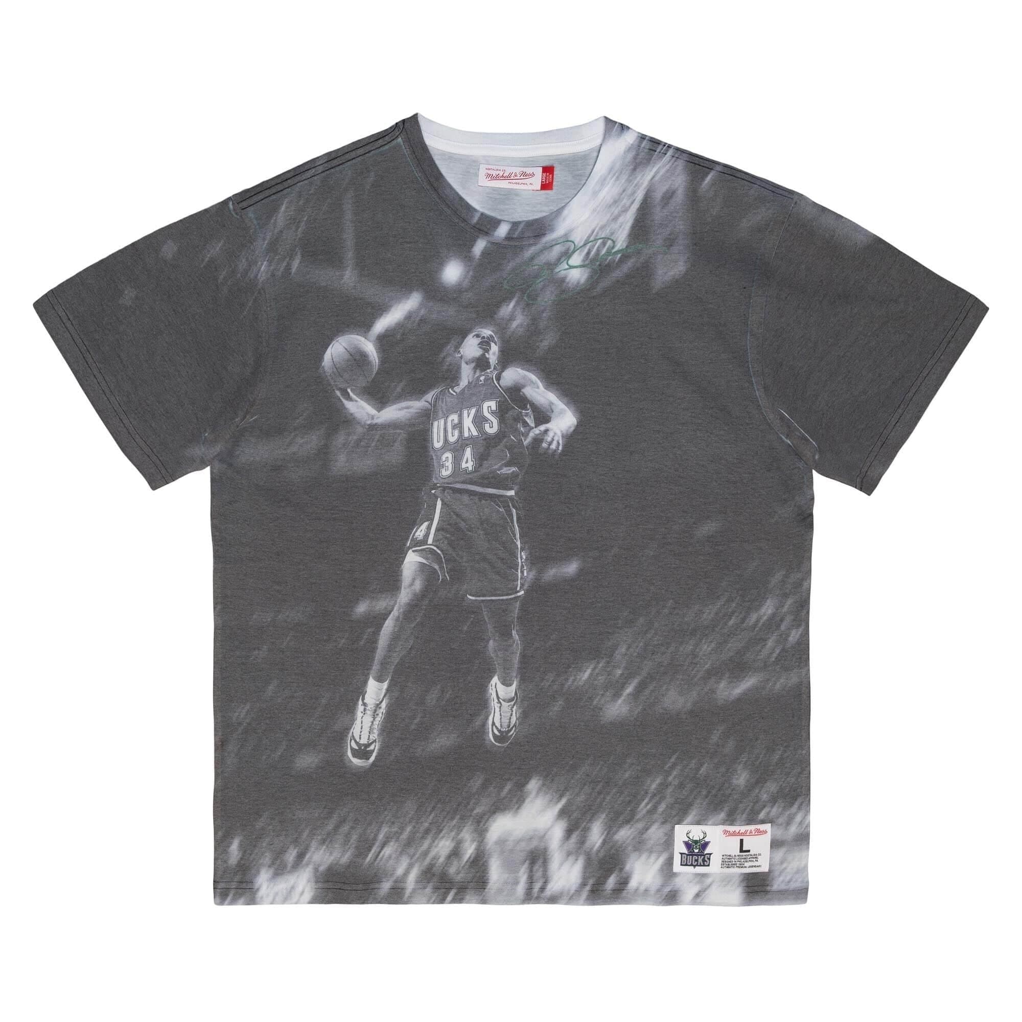 futbolka-mitchell-ness-above-the-rim-sublimated-ss-tee-milwaukee-bucks-ray-allen