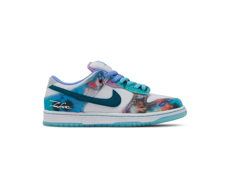 krossovki-futura-laboratories-x-nike-dunk-low-sb-bleached-aqua