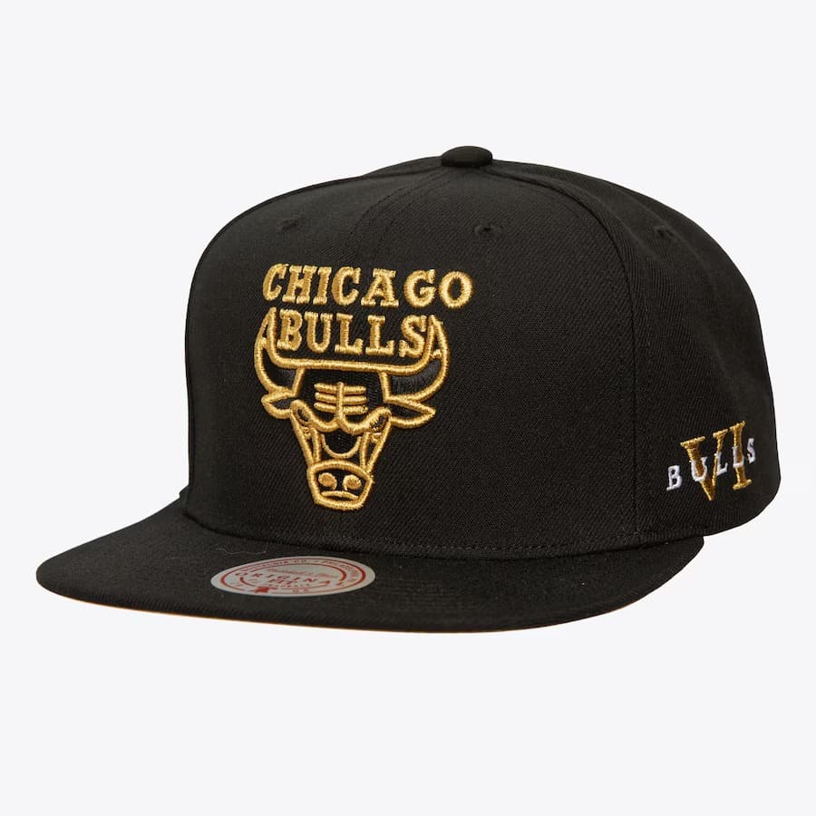 bejsbolka-mitchell-ness-black-chicago-bulls-core-vi-og-snapback-hat